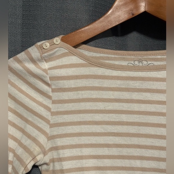 Old Navy Fitted Shirt with Quarter Sleeves - Picture 3 of 5
